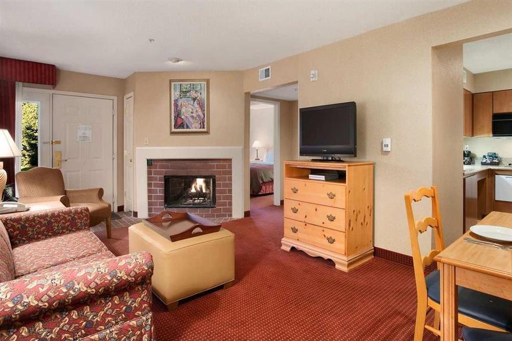Homewood Suites Lafayette Room photo